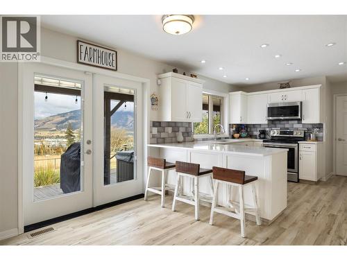 5432 Rochdell Road, Coldstream, BC - Indoor Photo Showing Kitchen