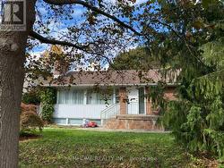 43 PLATEAU CRESCENT  Toronto, ON M3C 1M9