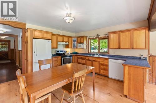 209 Lardeau River Road, Lardeau, BC - Indoor