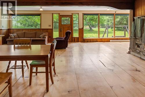 209 Lardeau River Road, Lardeau, BC - Indoor Photo Showing Dining Room