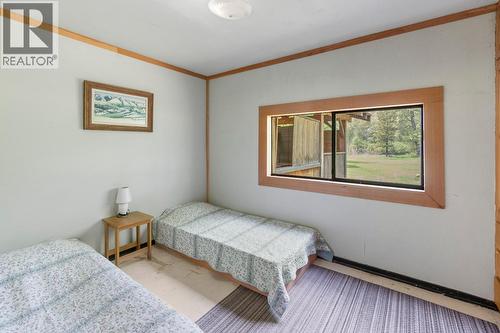 209 Lardeau River Road, Lardeau, BC - Indoor Photo Showing Bedroom