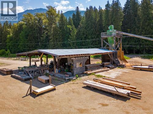209 Lardeau River Road, Lardeau, BC - Outdoor