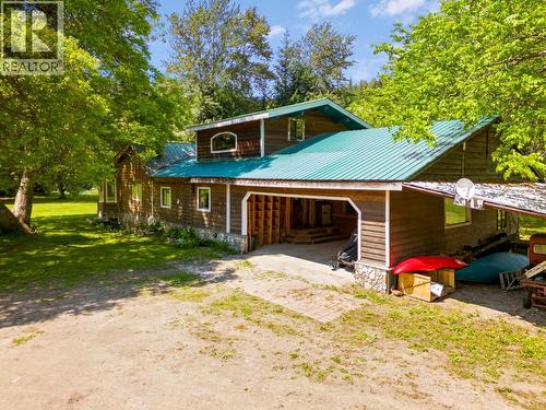 209 Lardeau River Road, Lardeau, BC - Outdoor
