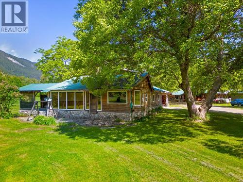 209 Lardeau River Road, Lardeau, BC - Outdoor With Deck Patio Veranda