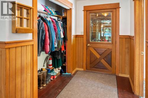 209 Lardeau River Road, Lardeau, BC - Indoor