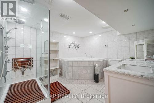 1331 St. James Avenue, Mississauga, ON - Indoor Photo Showing Bathroom