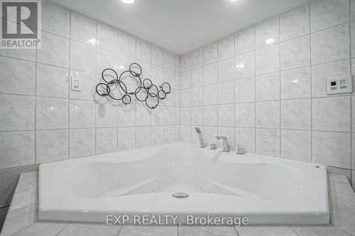 1331 St. James Avenue, Mississauga, ON - Indoor Photo Showing Bathroom