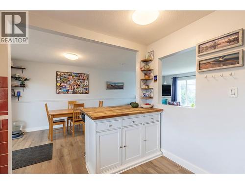 2401 40 Avenue, Vernon, BC - Indoor Photo Showing Other Room