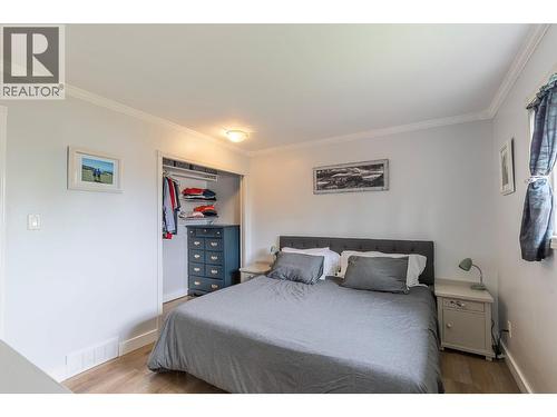 2401 40 Avenue, Vernon, BC - Indoor Photo Showing Bedroom