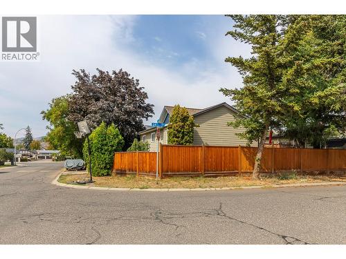 2401 40 Avenue, Vernon, BC - Outdoor