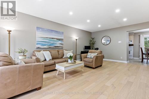 48 - 49 Cedarwoods Crescent, Kitchener, ON - Indoor Photo Showing Living Room