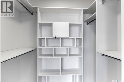 1105 1867 Hamilton Street, Regina, SK - Indoor With Storage