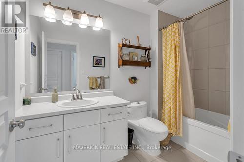 21 Chamberlain Avenue, Ingersoll (Ingersoll - South), ON - Indoor Photo Showing Bathroom