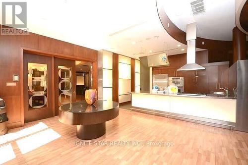 Ph10 - 3880 Duke Of York Boulevard, Mississauga, ON - Indoor Photo Showing Other Room