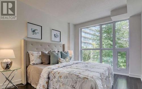Th7 - 121 Mcmahon Drive, Toronto, ON - Indoor Photo Showing Bedroom