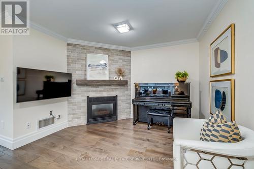 2101 Shady Glen Road, Oakville, ON - Indoor Photo Showing Living Room With Fireplace
