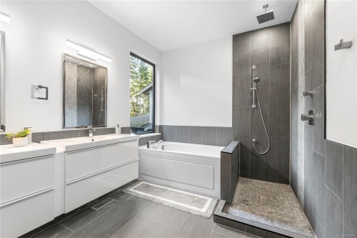 210 Crestline Terr, Nanaimo, BC 