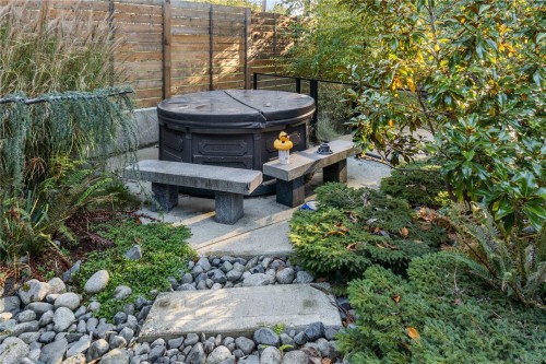 210 Crestline Terr, Nanaimo, BC 