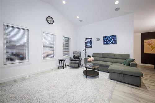 154 Heartstone Dr, Winnipeg, MB 