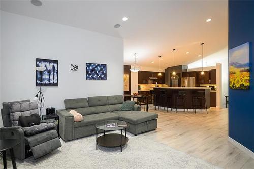 154 Heartstone Dr, Winnipeg, MB 