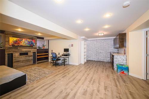 154 Heartstone Dr, Winnipeg, MB 