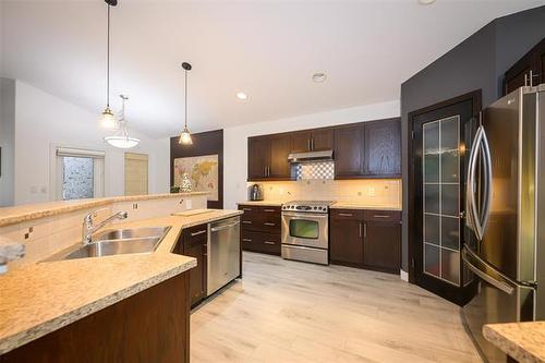 154 Heartstone Dr, Winnipeg, MB 