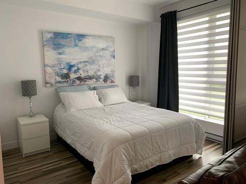 Chambre à coucher principale - 105-4 Av. Donegani, Pointe-Claire, QC - Indoor Photo Showing Bedroom
