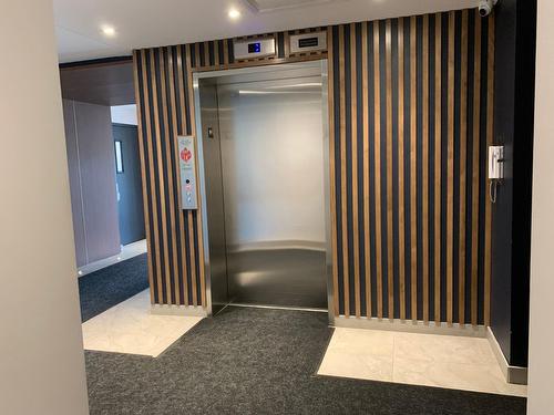 Ascenseur - 105-4 Av. Donegani, Pointe-Claire, QC - Indoor Photo Showing Other Room
