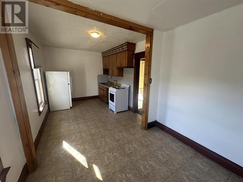 17 Abbott St, Sault Ste. Marie, ON - Indoor