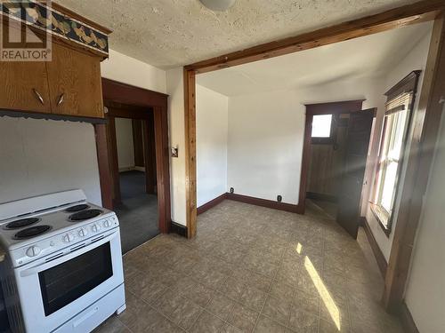 17 Abbott St, Sault Ste. Marie, ON - Indoor Photo Showing Kitchen