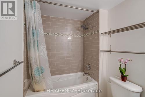 1039 - 54 East Liberty Street, Toronto, ON - Indoor Photo Showing Bathroom