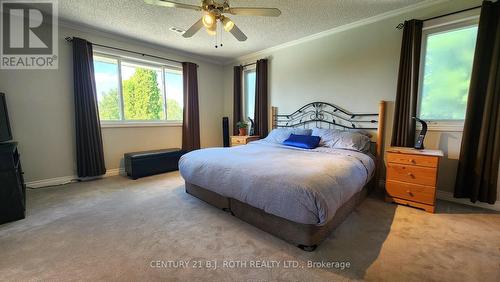 1252 Shore Acres Drive, Innisfil, ON - Indoor Photo Showing Bedroom