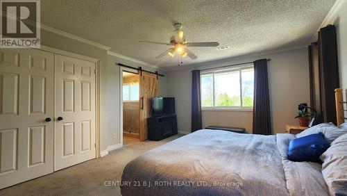 1252 Shore Acres Drive, Innisfil, ON - Indoor Photo Showing Bedroom