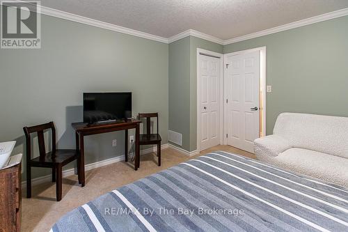 67 Meadow Lane, Wasaga Beach, ON - Indoor Photo Showing Bedroom