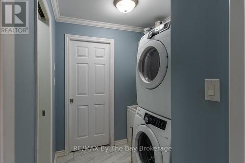 67 Meadow Lane, Wasaga Beach, ON - Indoor Photo Showing Laundry Room