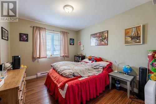 147 Paradise Road, Paradise, NL - Indoor Photo Showing Bedroom