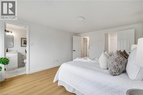 96 Marl Meadow Drive, Kitchener, ON - Indoor Photo Showing Bedroom