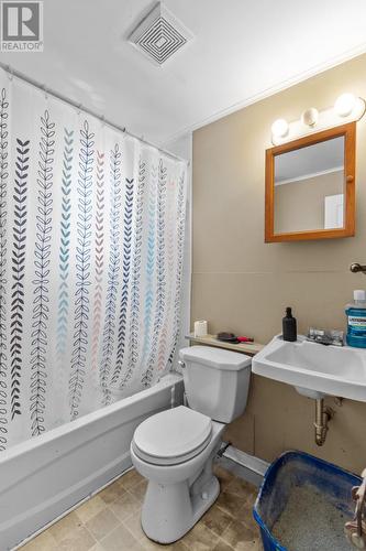 20 Gear Street, St. John'S, NL - Indoor Photo Showing Bathroom