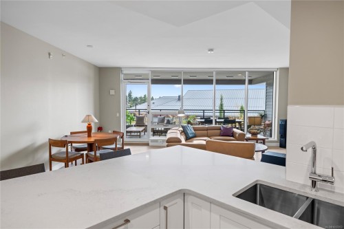 202-3529 Dolphin Dr, Nanoose Bay, BC - Indoor Photo Showing Kitchen