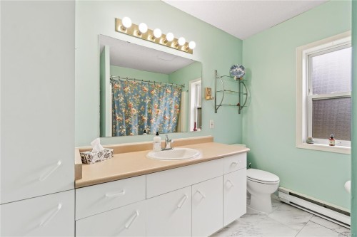 450 Aurora St, Parksville, BC 