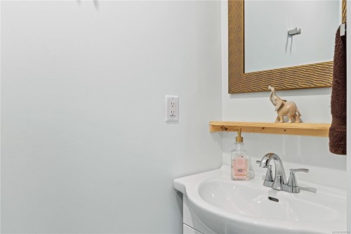 450 Aurora St, Parksville, BC 