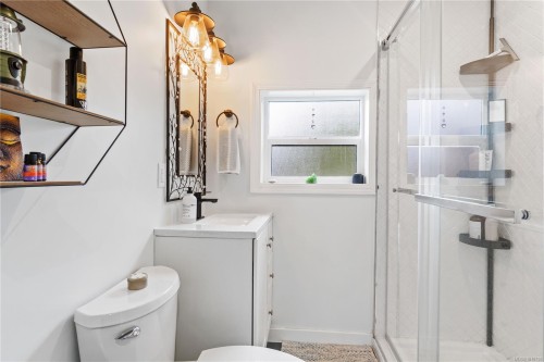 450 Aurora St, Parksville, BC 