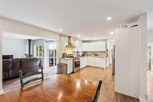 450 Aurora St, Parksville, BC 