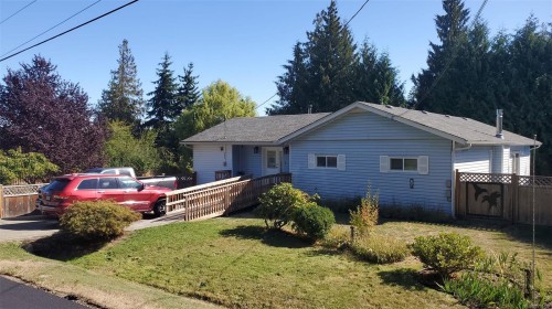 450 Aurora St, Parksville, BC 