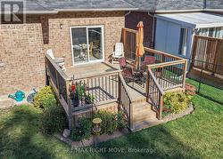 Enjoy a coffee in the sun on your back deck - 