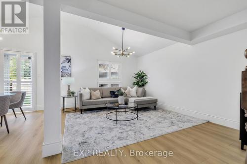 96 Marl Meadow Drive, Kitchener, ON - Indoor Photo Showing Living Room