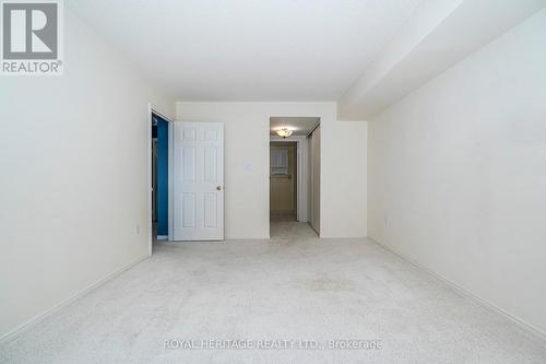 Primary view 2 - 809 - 270 Davis Drive, Newmarket, ON - Indoor Photo Showing Other Room