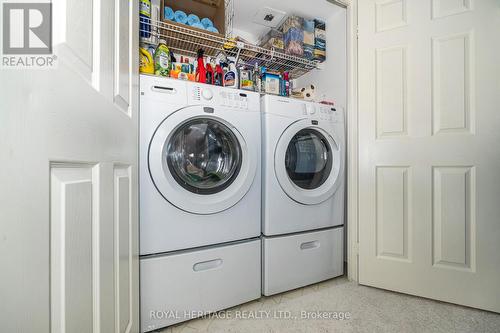 809 - 270 Davis Drive, Newmarket, ON - Indoor Photo Showing Laundry Room