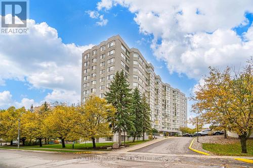 809 - 270 Davis Drive, Newmarket, ON - Outdoor With Facade