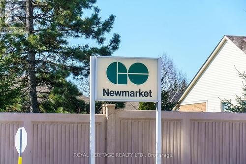 809 - 270 Davis Drive, Newmarket, ON - Outdoor